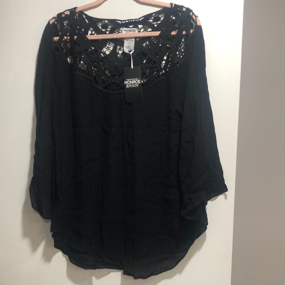 Monroe & Main Black Lace 3/4 Sleeve Blouse